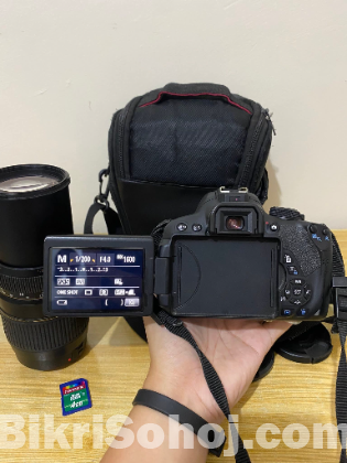 DSLR CANON 700D + 75-300MM ZOOM LENS SELL